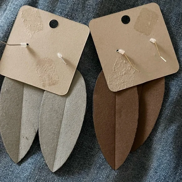 Leopard Print Earring and Necklace Bundle - Picture 8 of 8